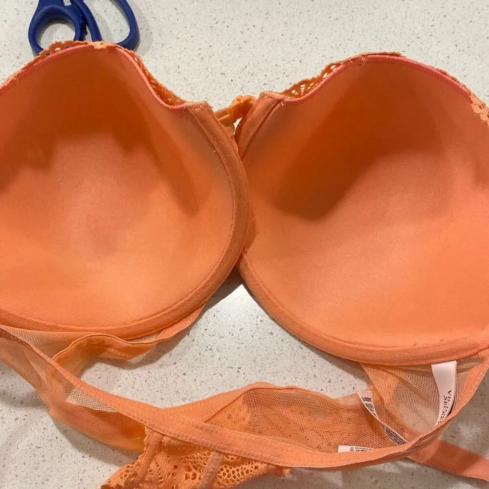 Victoria’s Secret lined Demi bra size 34DDD